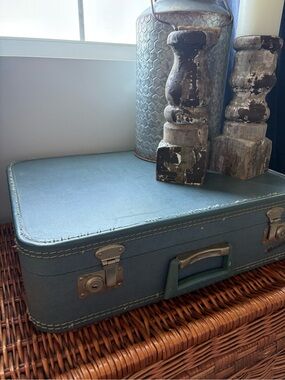 Vintage Monarch Blue 1960’s MCM Hardshell Suitcase